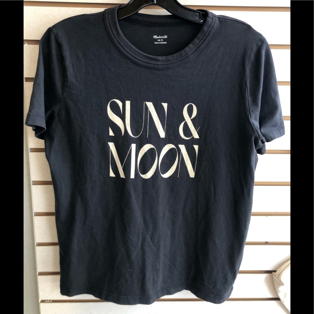 Madewell Black “Sun & Moon” Graphic SS crewneck. Size S